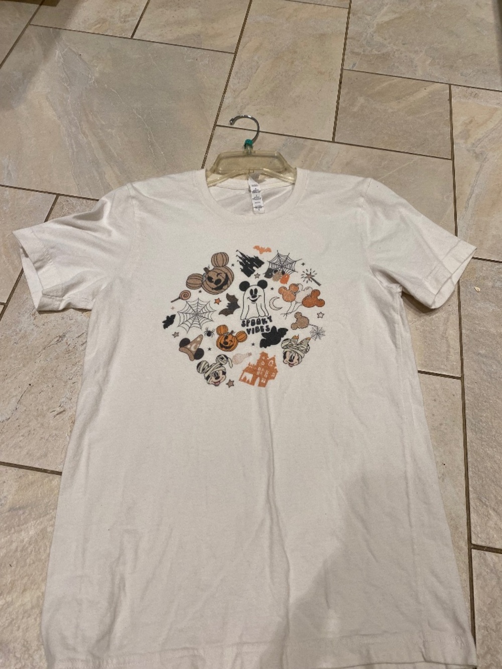 Women’s small Disney spooky vibes t-shirt